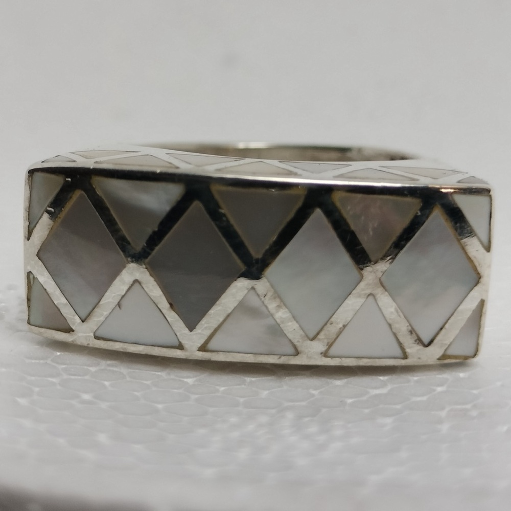 Sterling Silver Mother of Pearl Ring Size 5.5